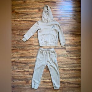 Jordan Toddler Kids Tan Hoodie and Jogger Set sz 4-5 years